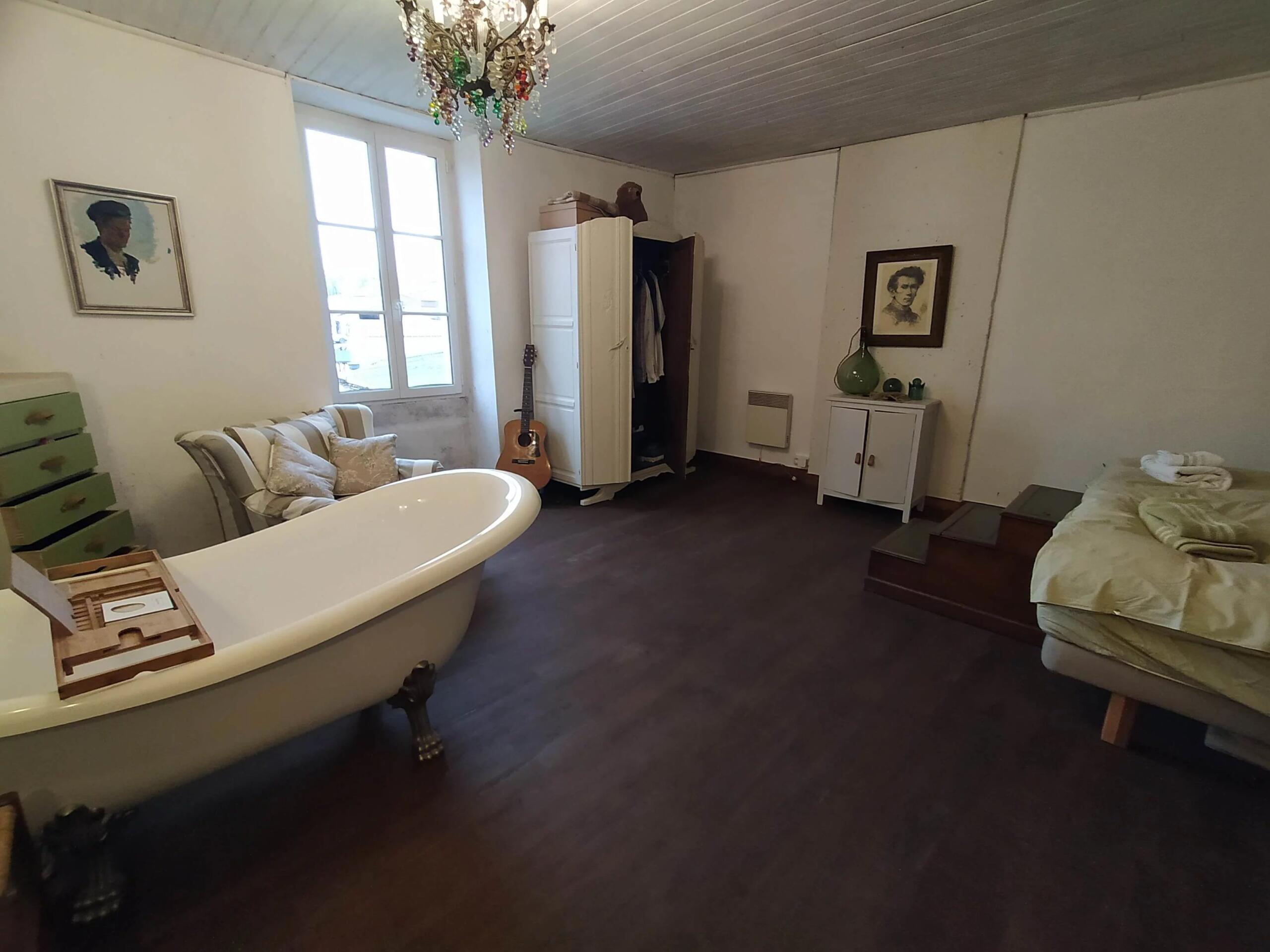 Stylish village property, Aquitaine – France – BVI84196