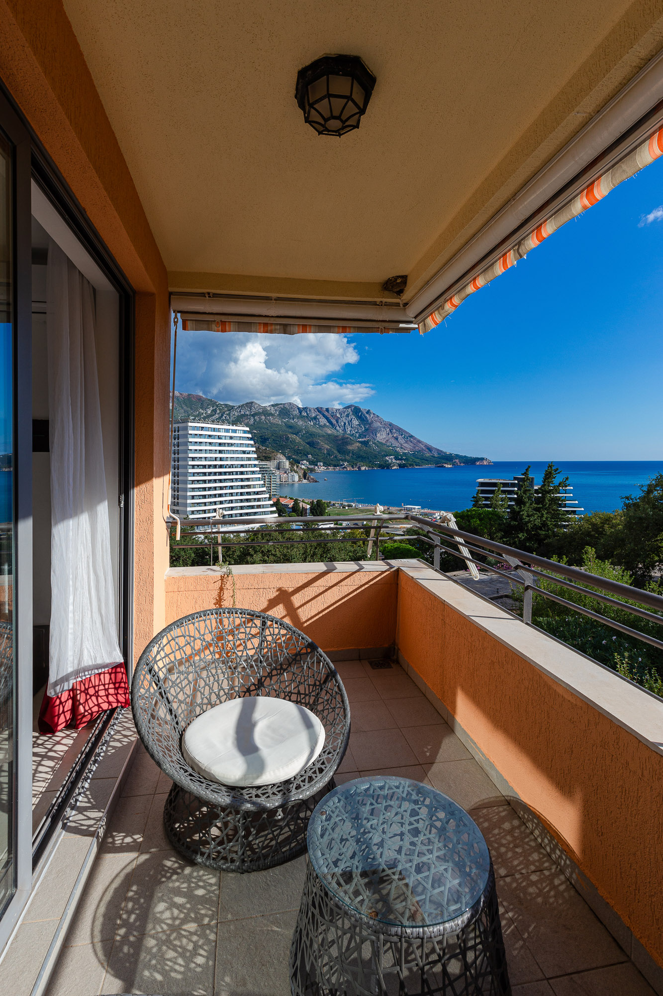 Ideal apartments for holidays and investments in Becici