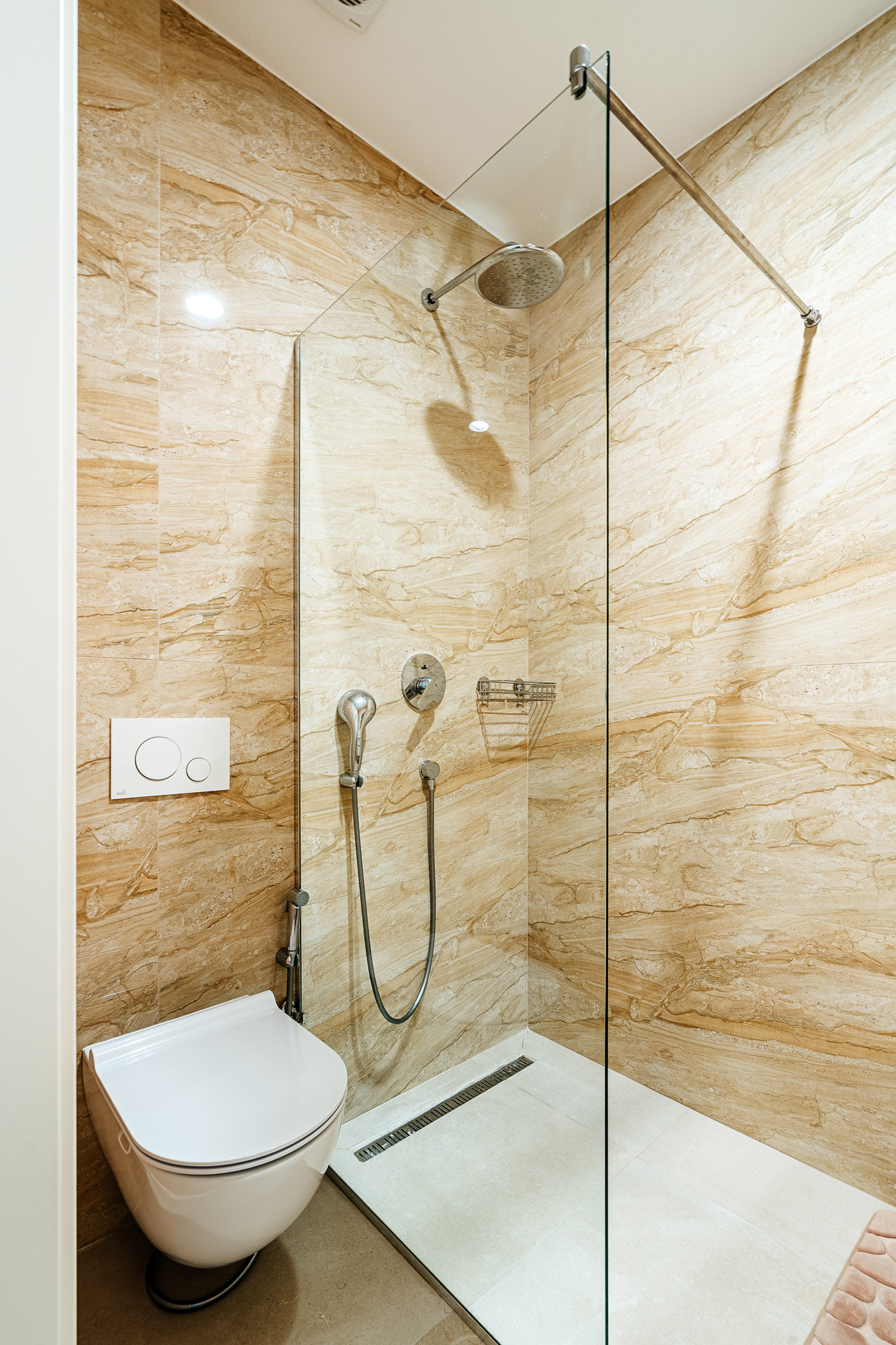 Apartment with two bedrooms and sea views in Becici