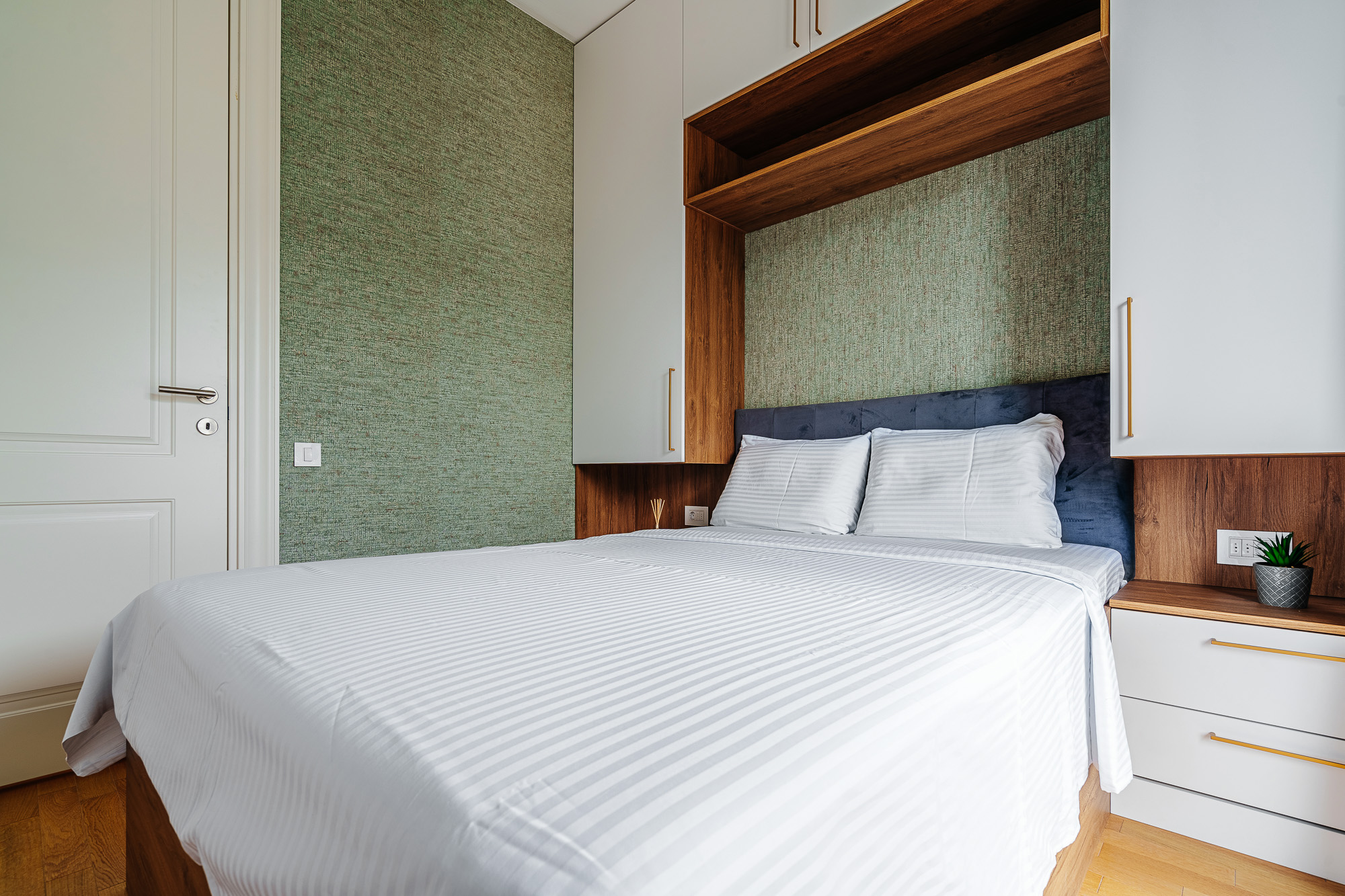 Apartment with two bedrooms and sea views in Becici