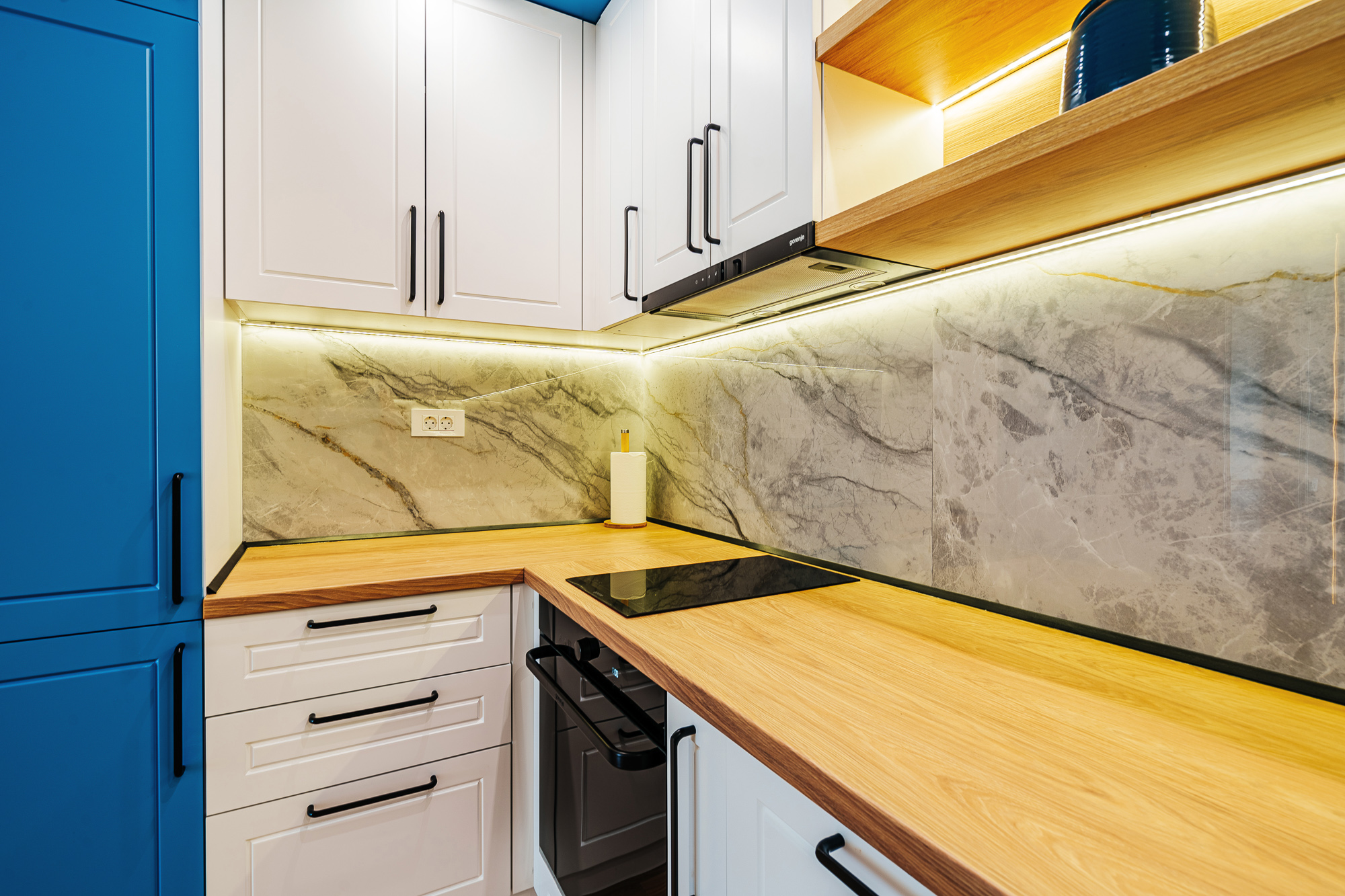 Apartment with two bedrooms and sea views in Becici