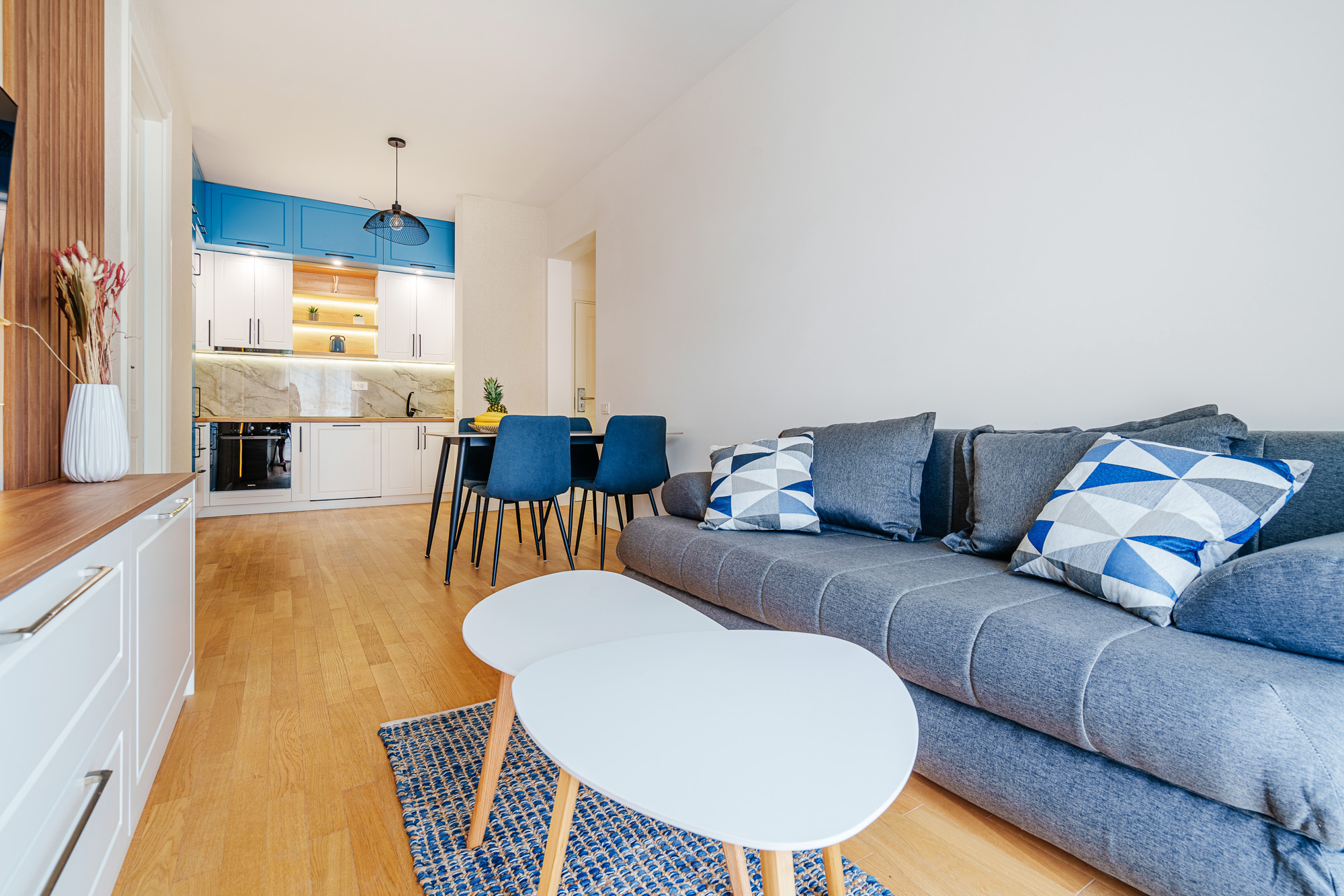 Apartment with two bedrooms and sea views in Becici