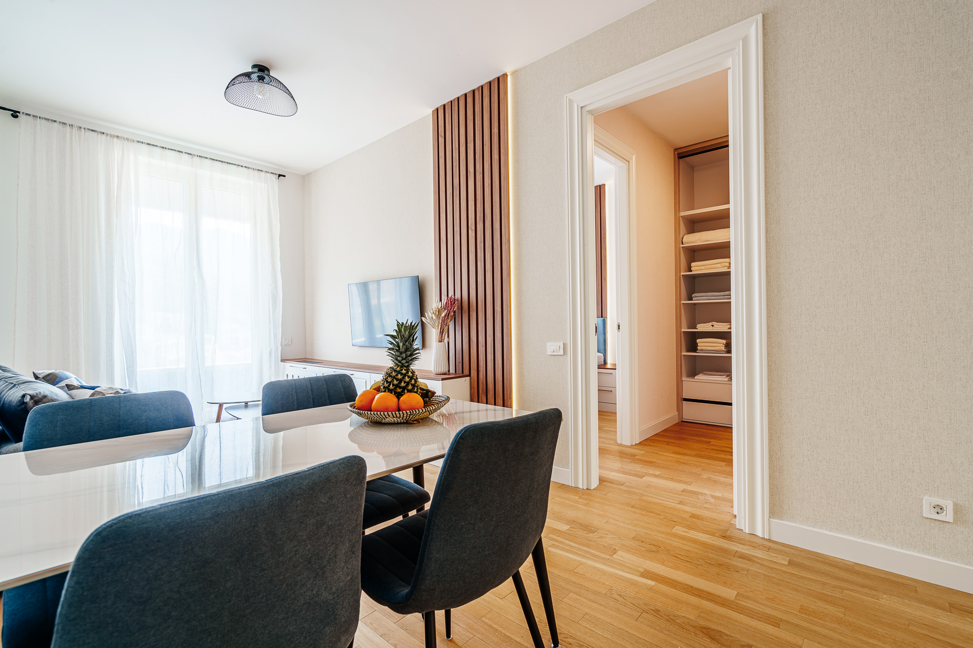 Apartment with two bedrooms and sea views in Becici