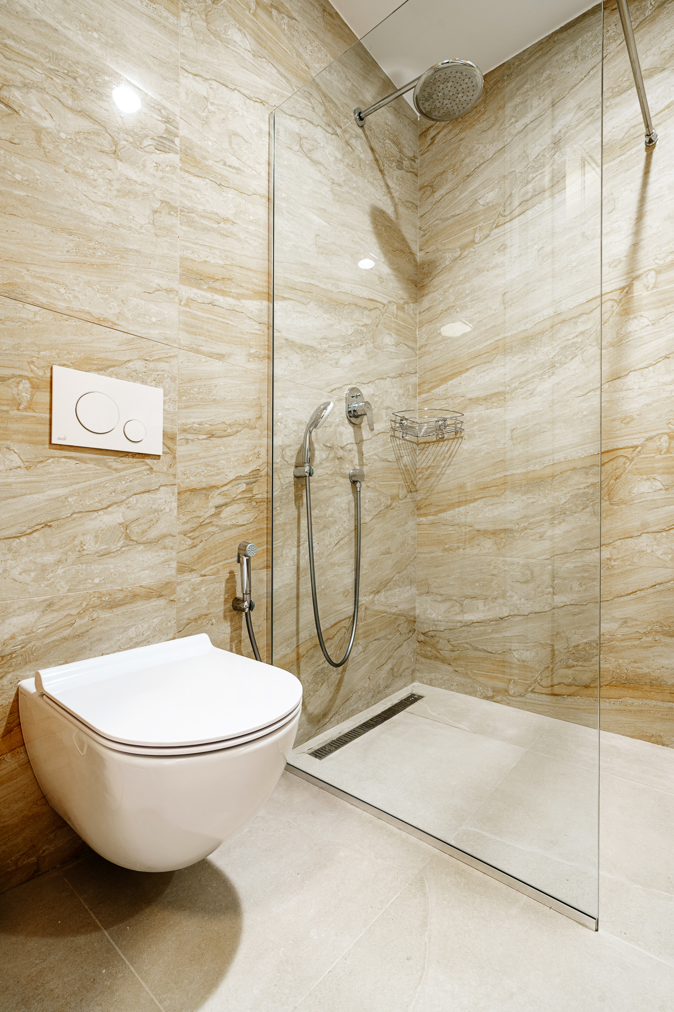 Apartment with two bedrooms and sea views in Becici