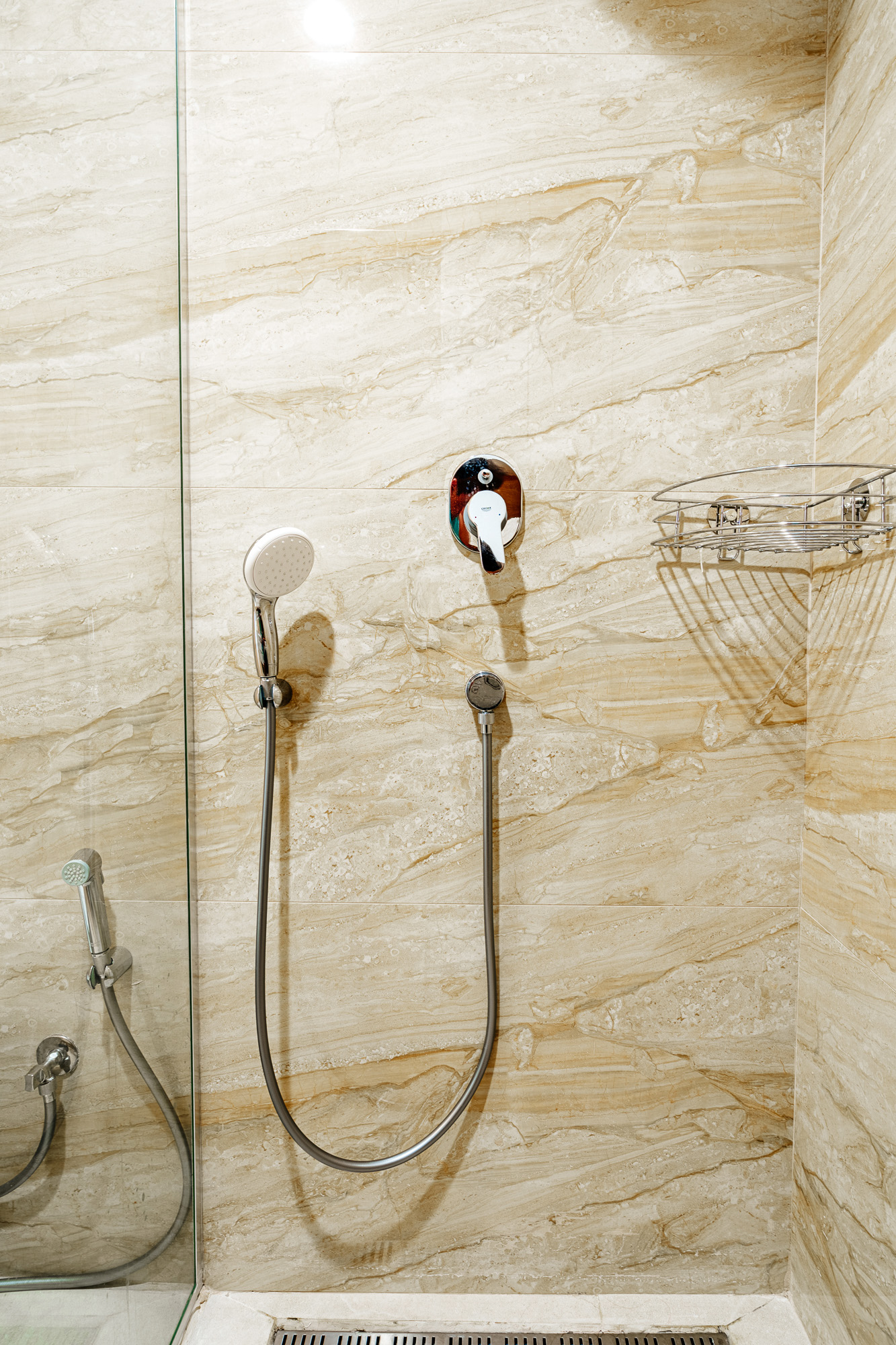 Apartment with two bedrooms and sea views in Becici