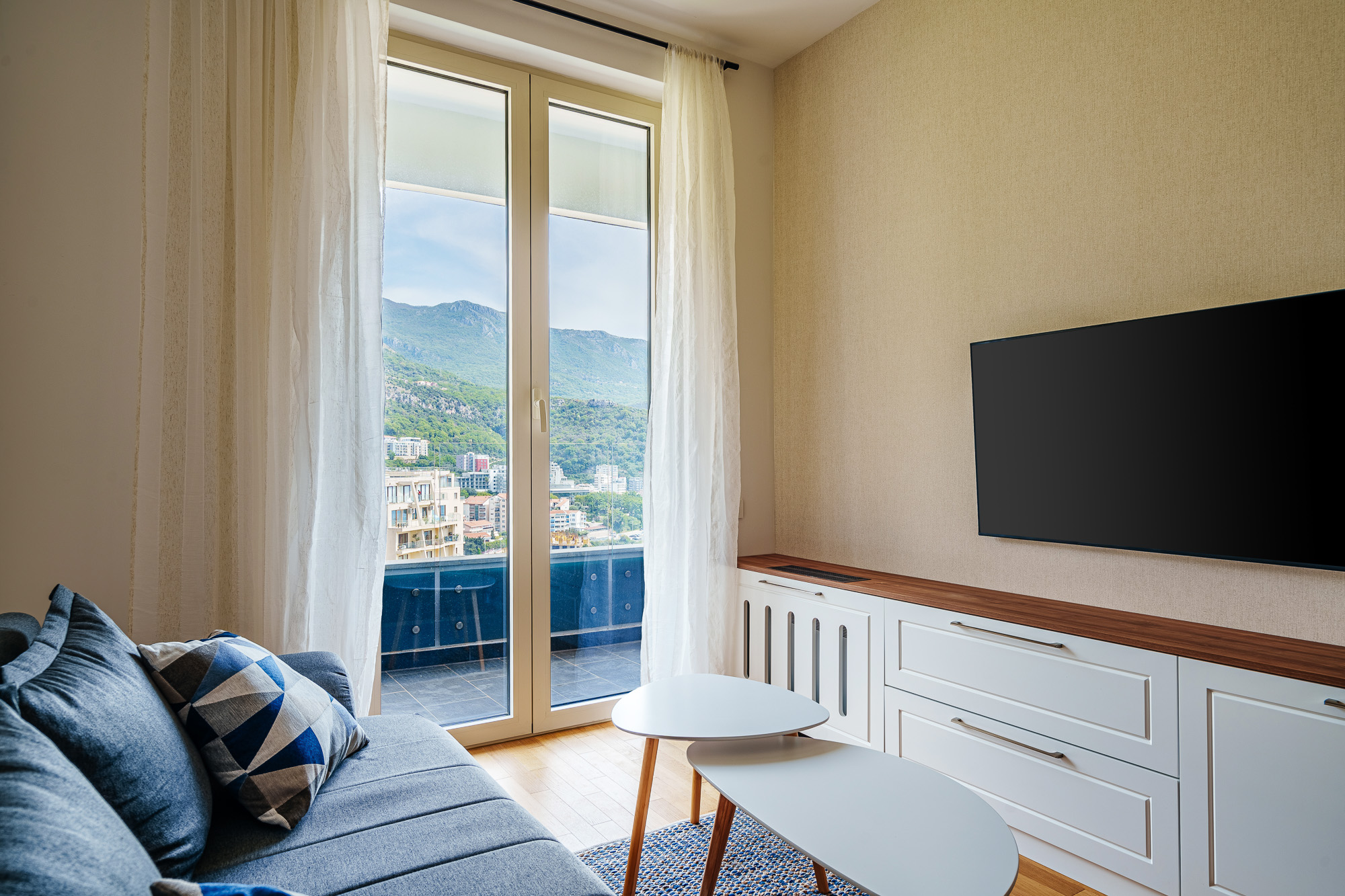 Apartment with two bedrooms and sea views in Becici