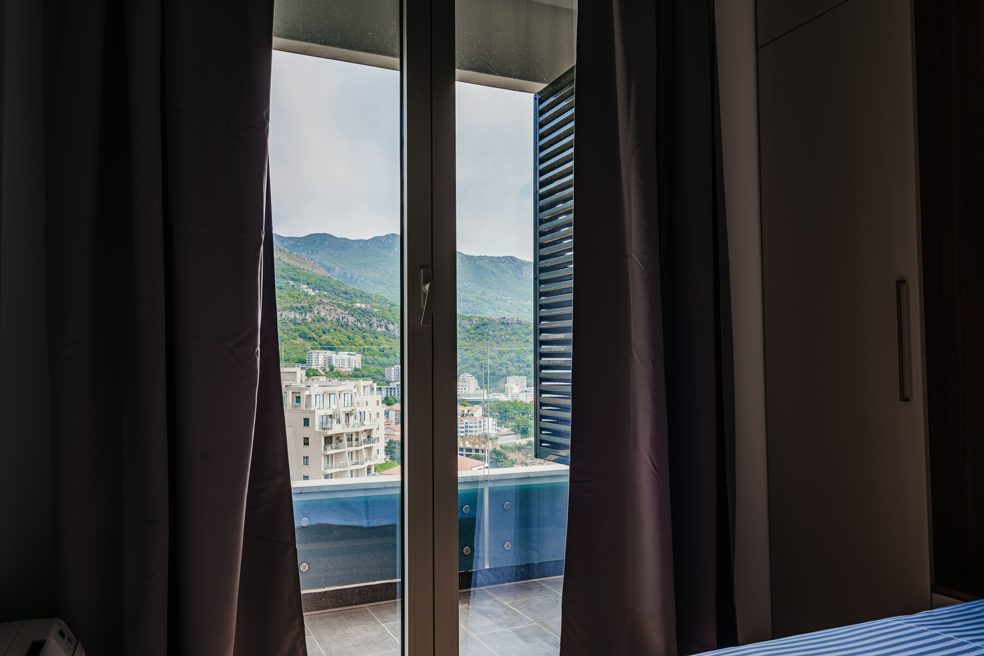 Apartment with two bedrooms and sea views in Becici