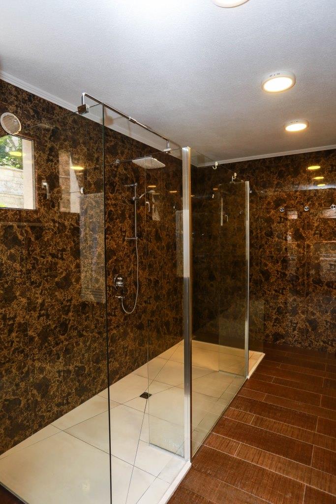 Modern villa located on the first line of Radovici