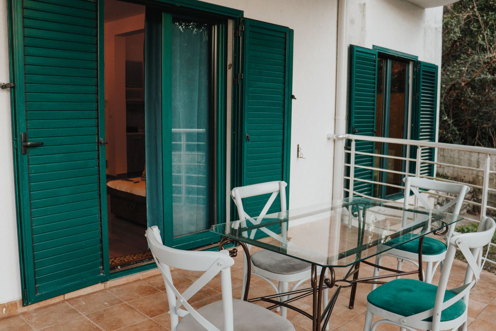 Apartment in Risan 65m2 with one bedroom near the sea