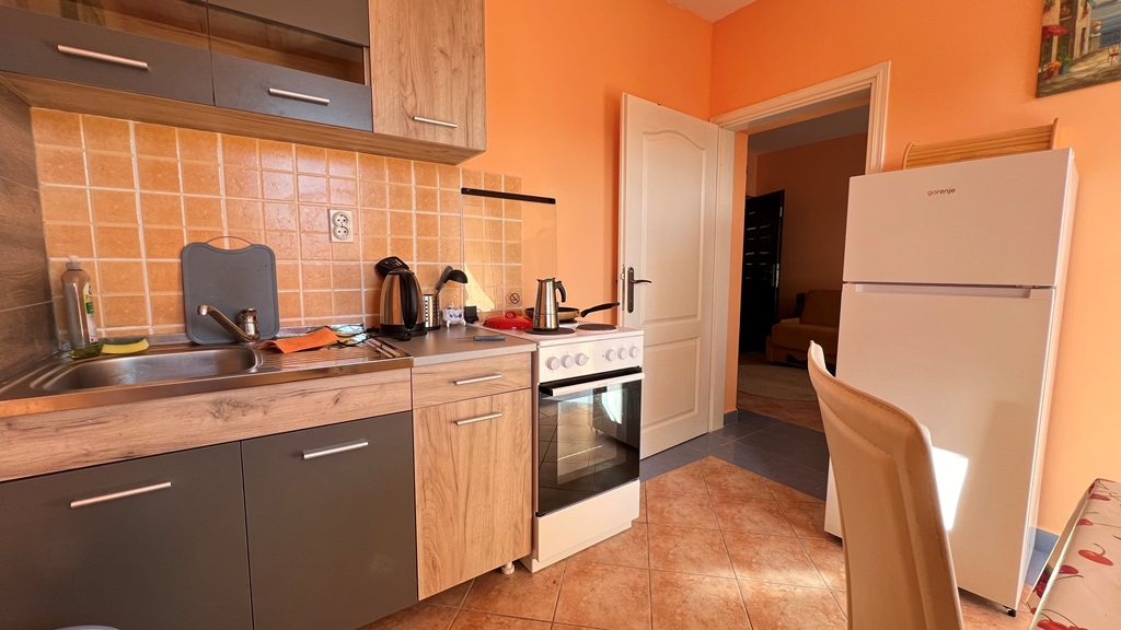 Studio 33m2 with partial sea view in Herceg Novi, Bijela