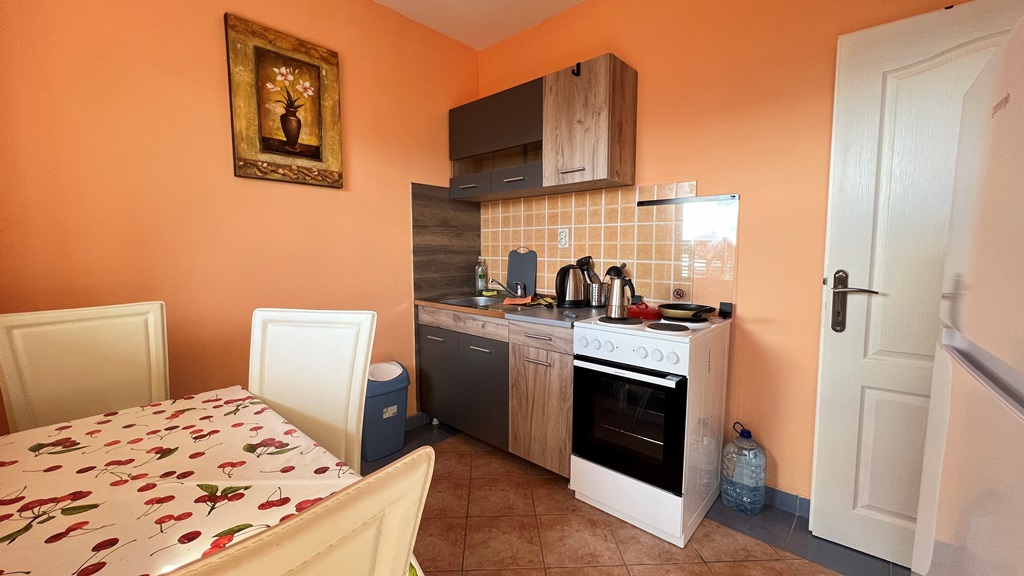 Studio 33m2 with partial sea view in Herceg Novi, Bijela