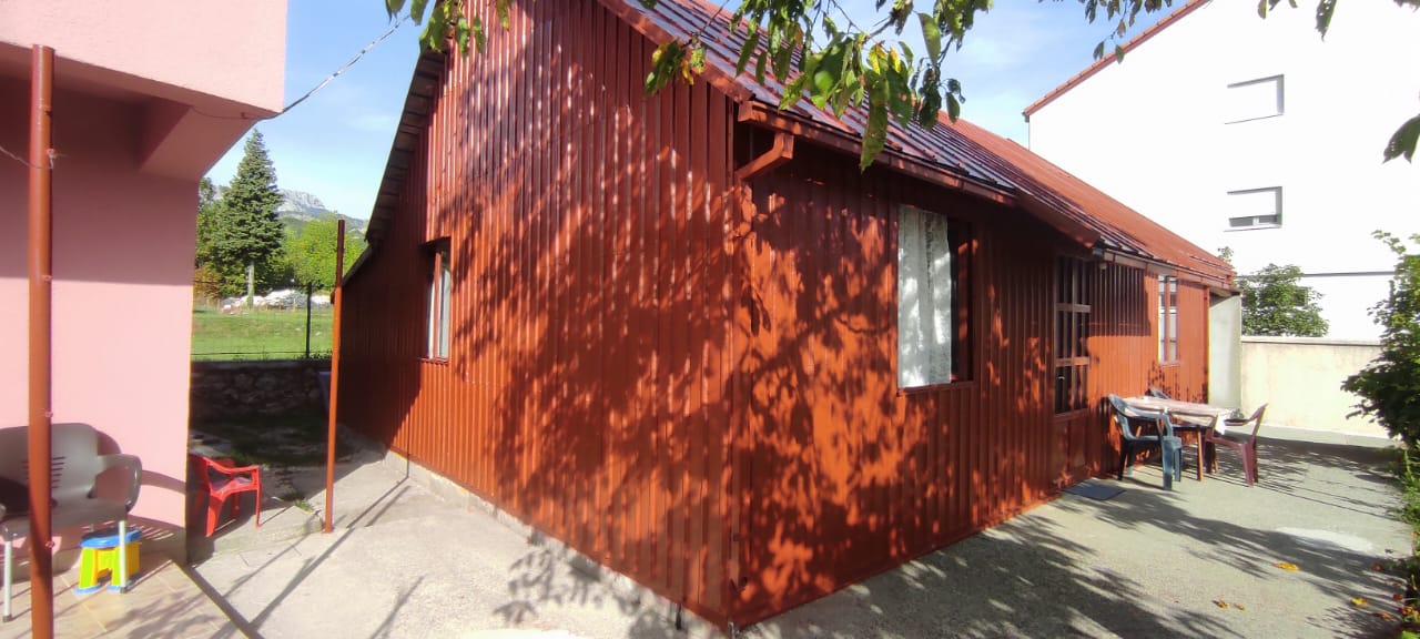 Property for sale consisting of two houses in Cetinje