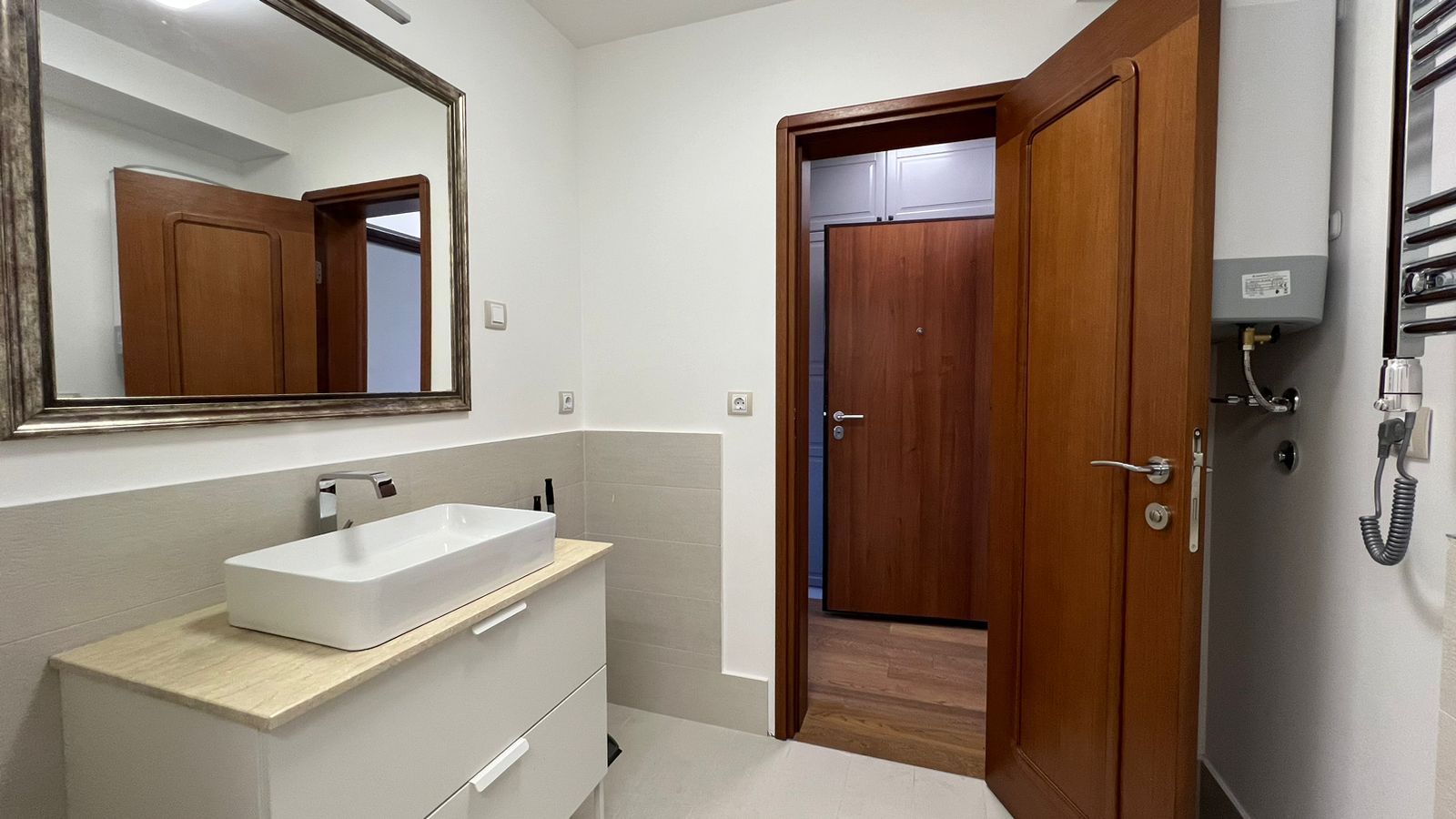 For sale a new luxury apartment in the center of Tivat