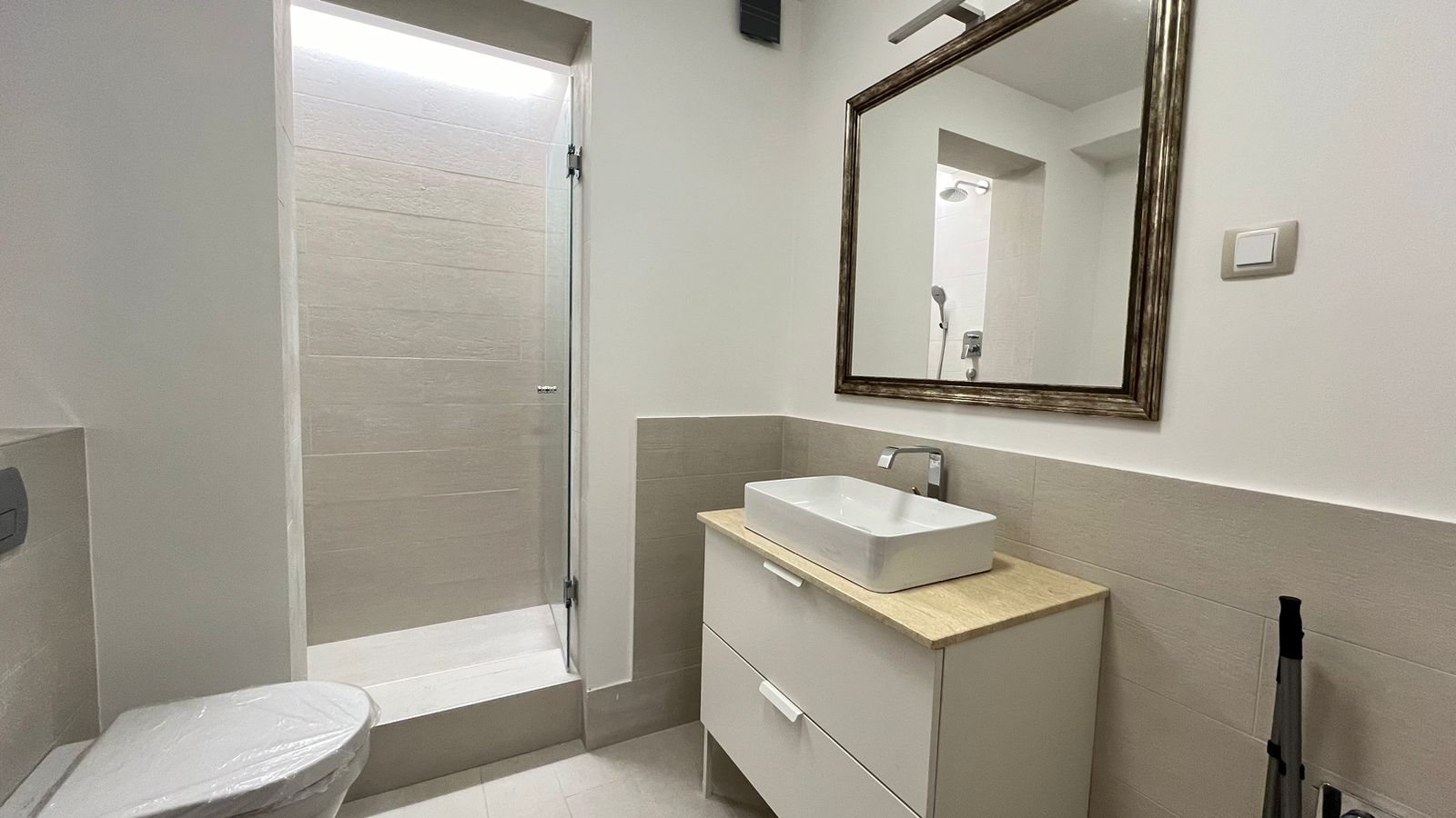 For sale a new luxury apartment in the center of Tivat