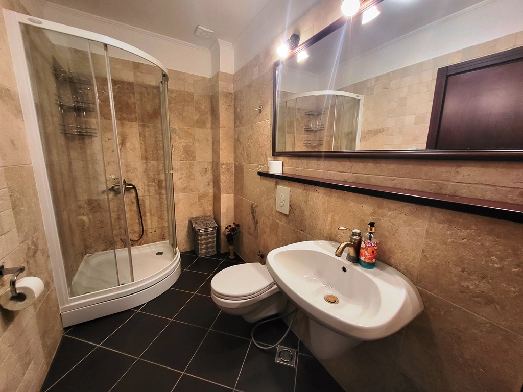 Apartment with three bedrooms and sea views, with swimming pool