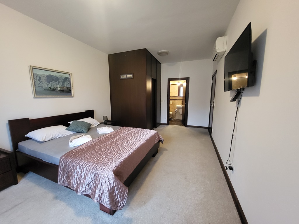 Apartment with three bedrooms and sea views, with swimming pool