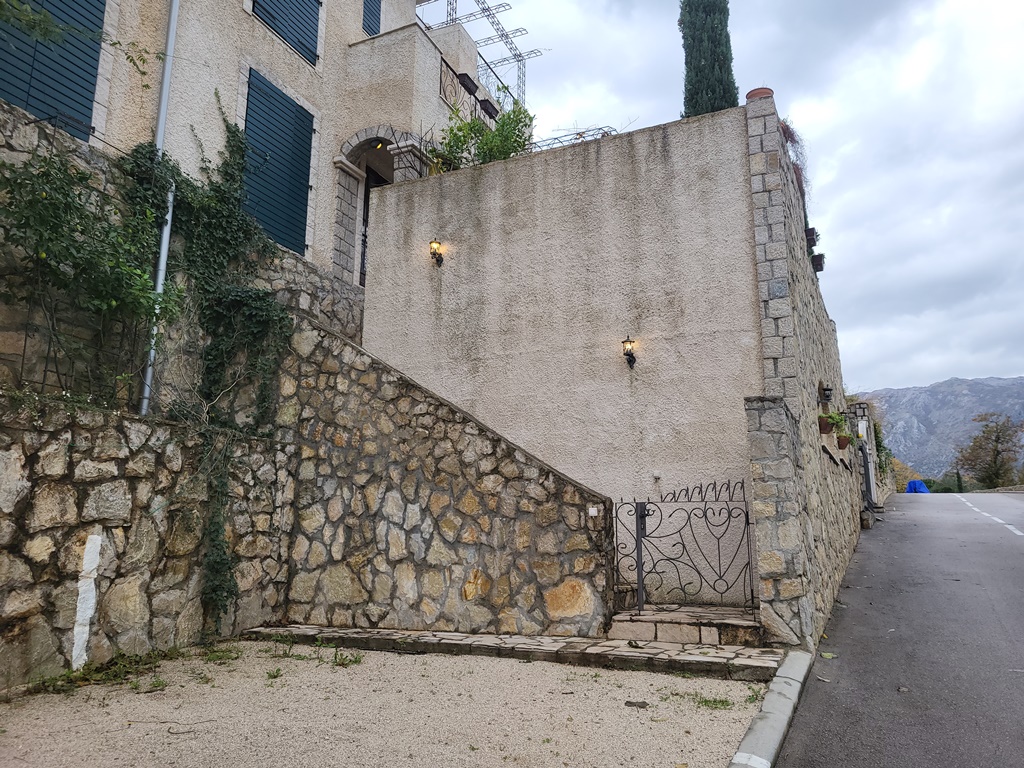 Apartment with three bedrooms and sea views, with swimming pool