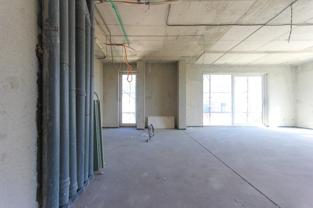 Apartments in a new building with 2 and 3 bedrooms and partial sea views