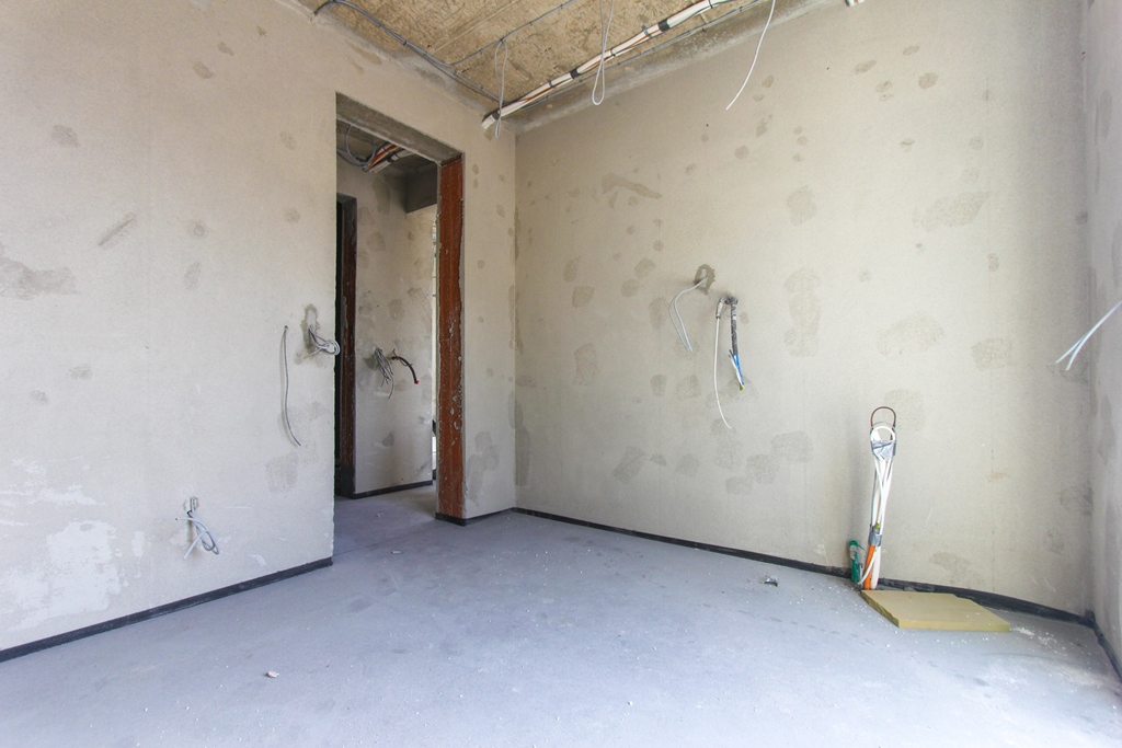 Apartments in a new building with 2 and 3 bedrooms and partial sea views