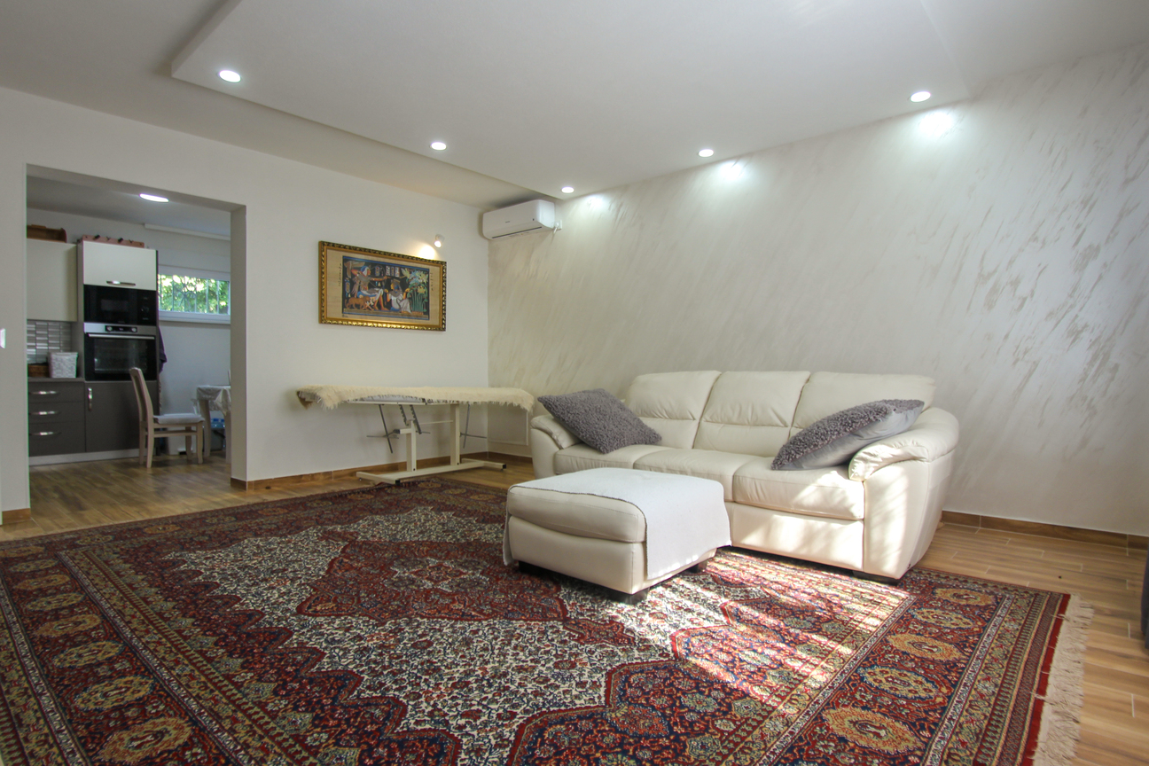 2 bedroom apartments in a charming 3-storey building in Bar