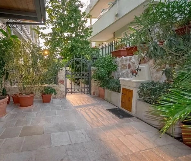 Apartment with two bedrooms in Herceg Novi near the sea