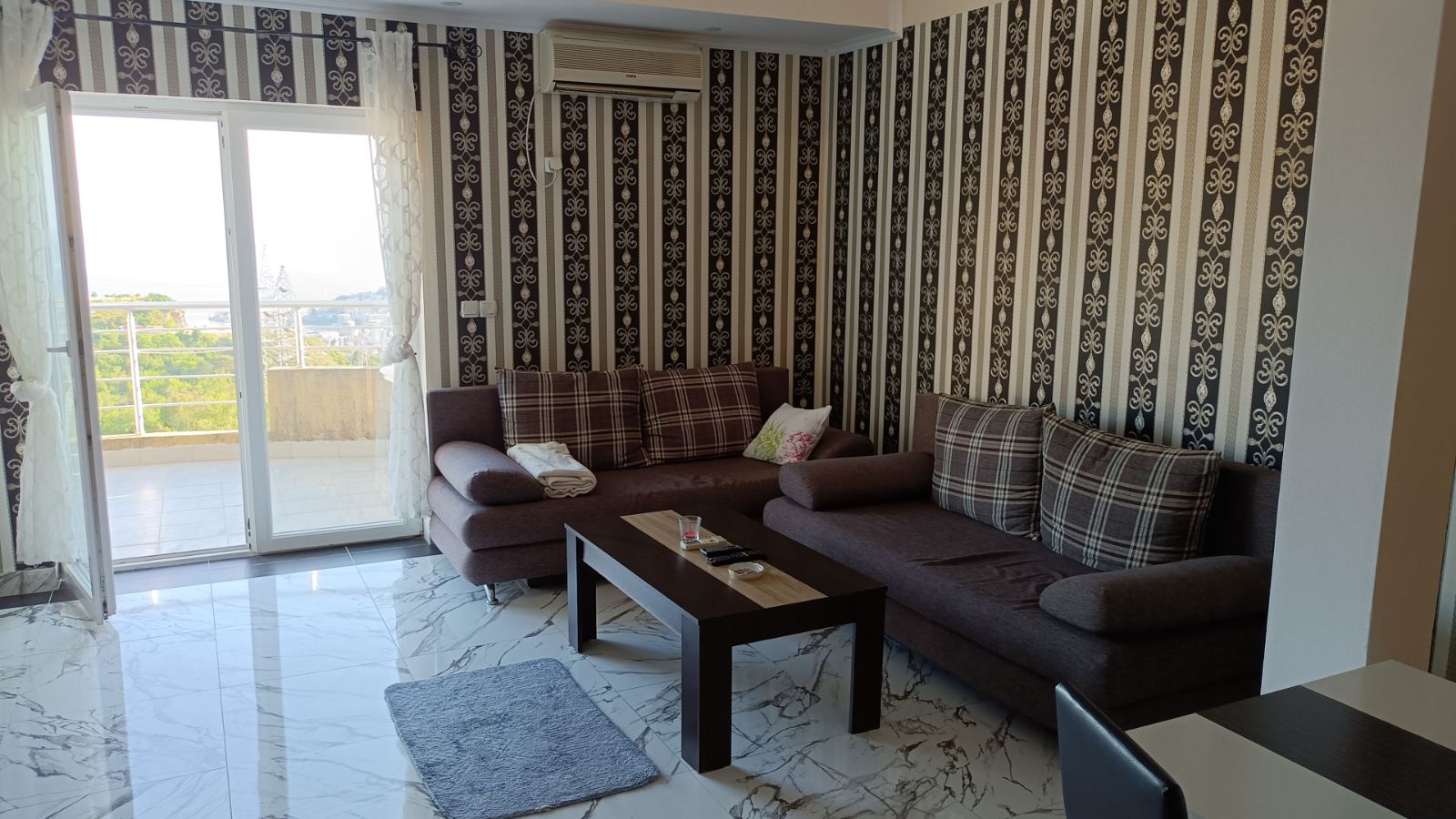 Studios and apartments with two bedrooms in Markovichi with sea views