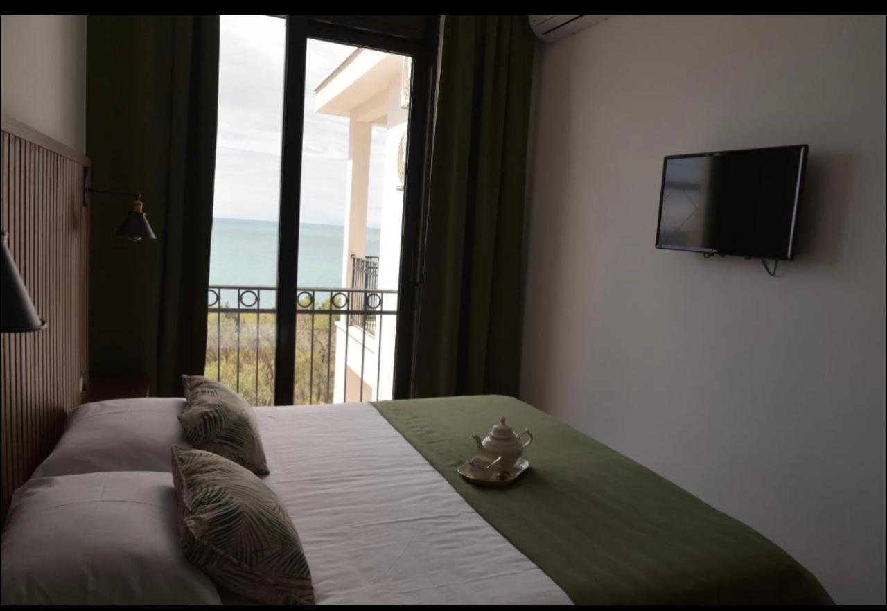 FOR SALE – Luxury apartments with sea view | Exclusive location near Budva | Garage space included in the price