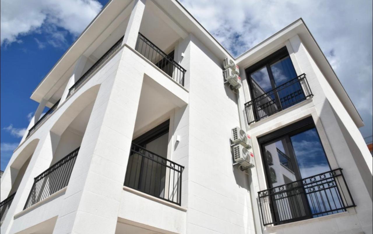 FOR SALE – Luxury apartments with sea view | Exclusive location near Budva | Garage space included in the price