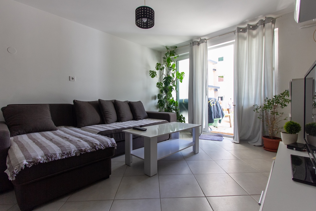 Two-storey house with 6 bedrooms in Herceg Novi, Zelenika