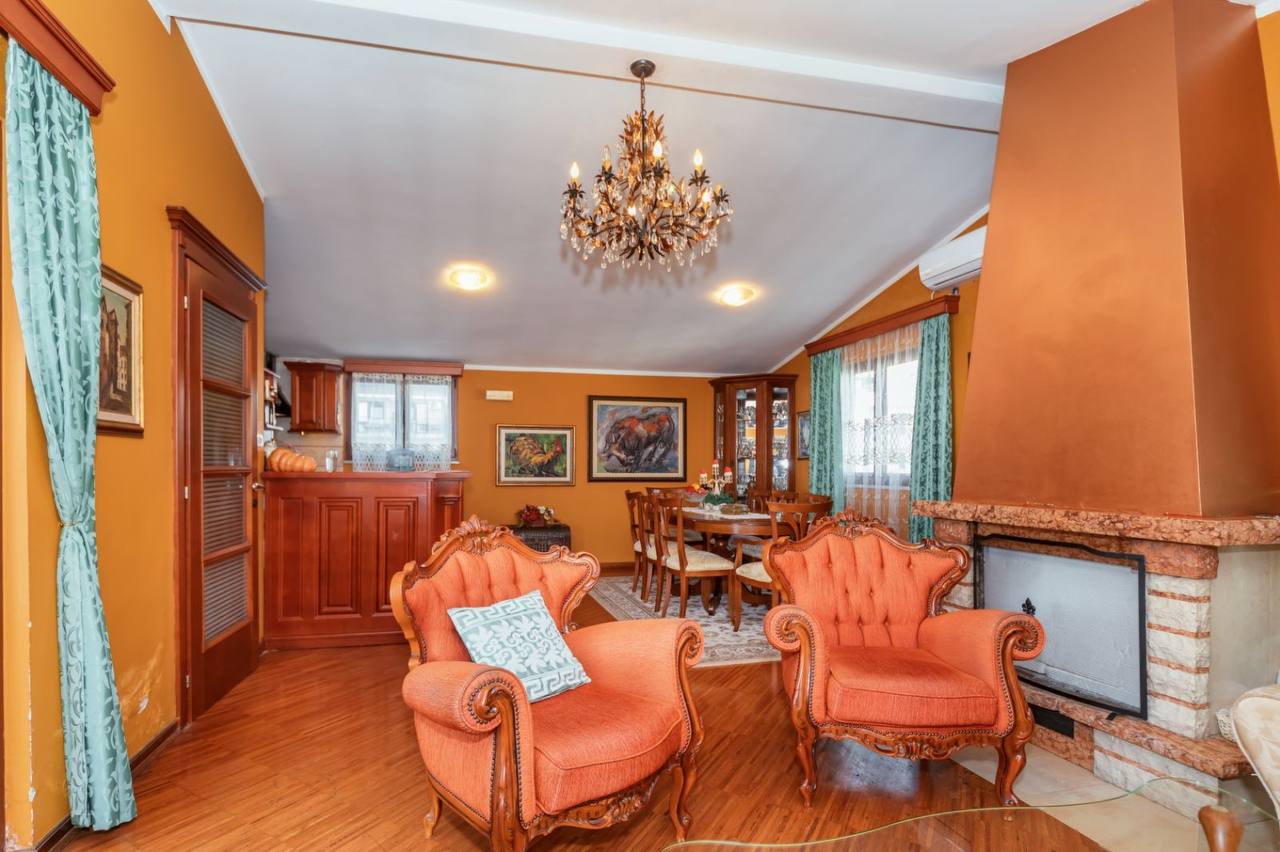 Five-room duplex in Bar near the sea