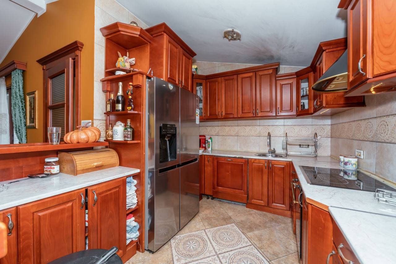 Five-room duplex in Bar near the sea