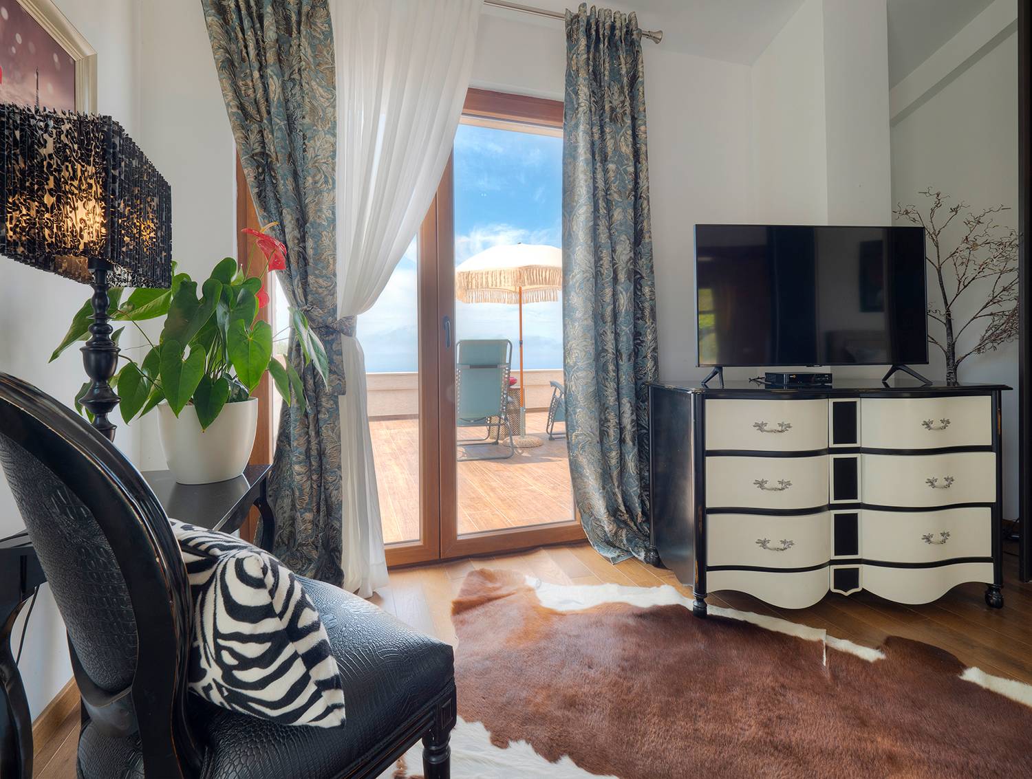 Luxurious villa with panoramic sea views and pool