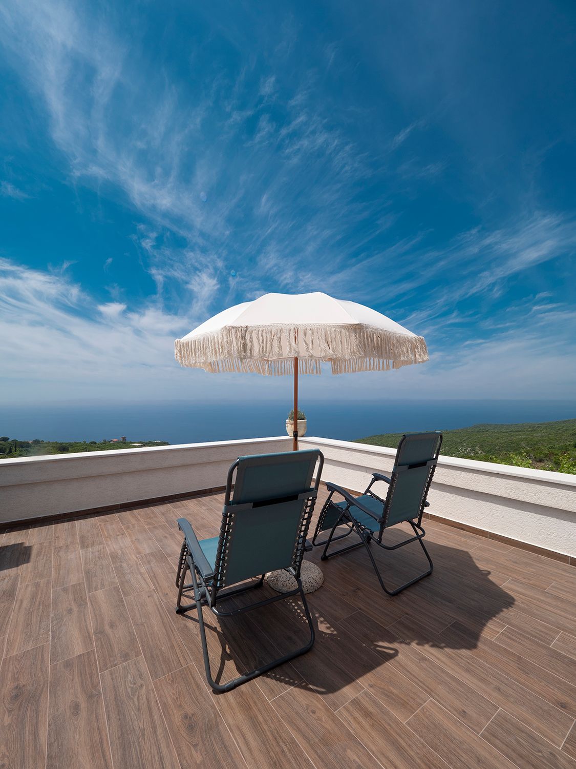 Luxurious villa with panoramic sea views and pool