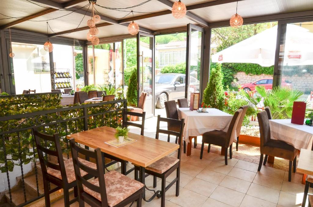 Hotel near the sea in Kotor