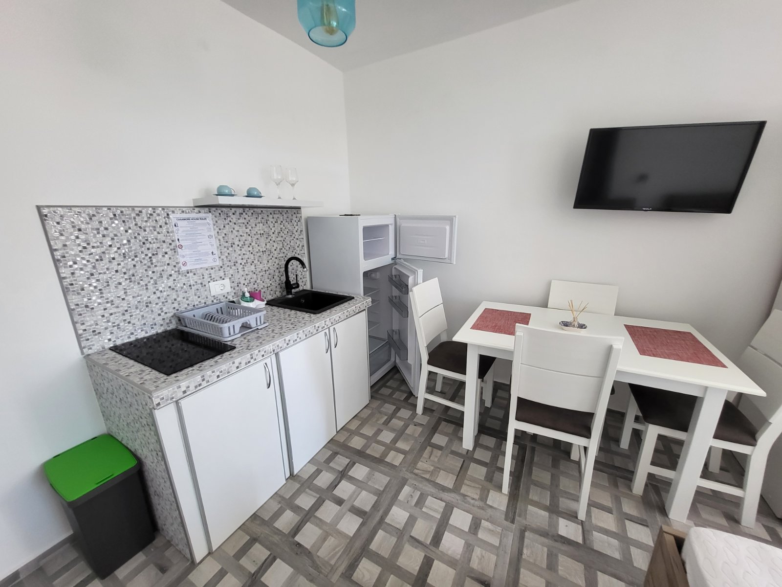 Spacious house in Utjeha with panoramic sea views