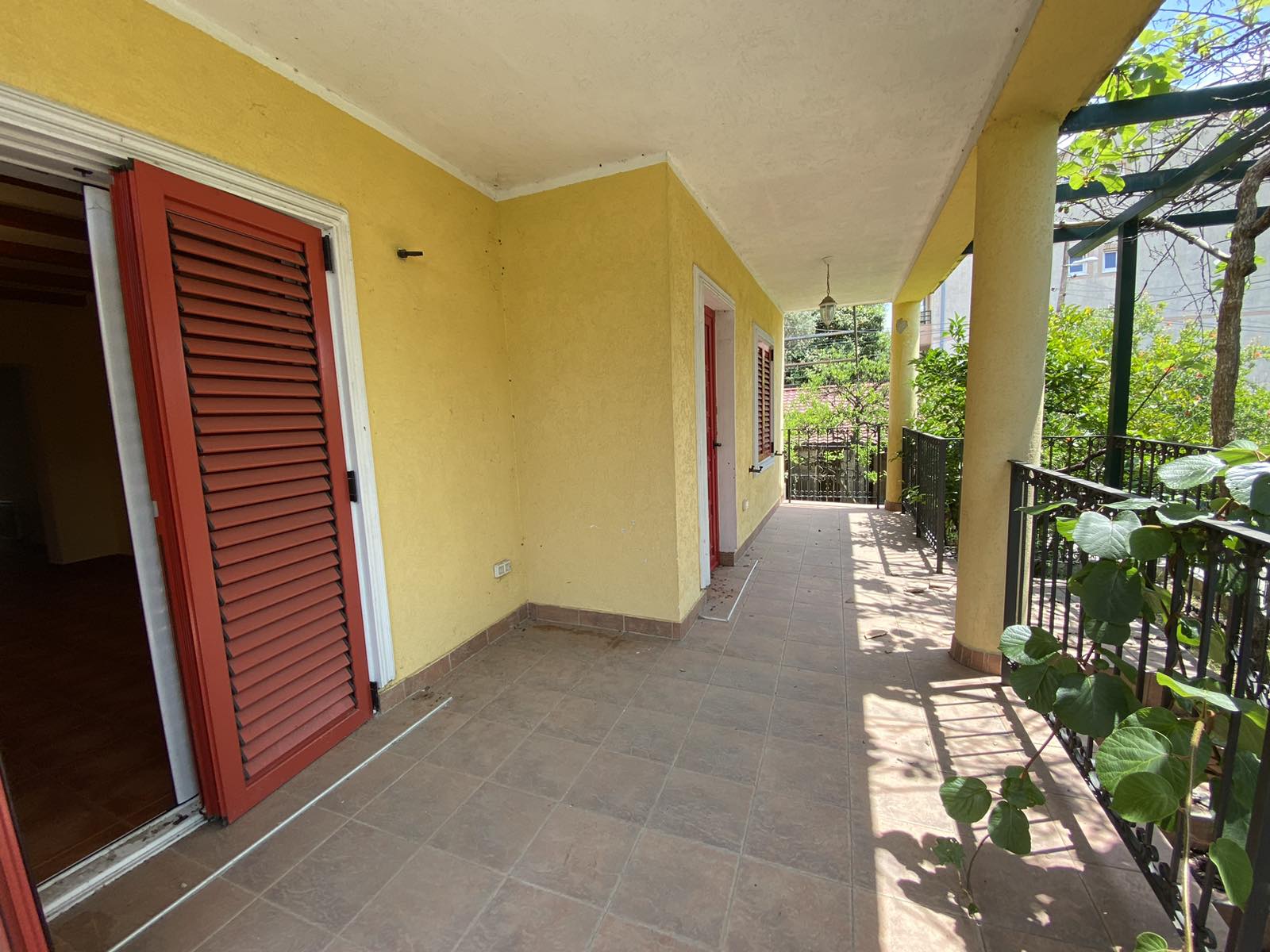 House in Djenovici with a view of the sea