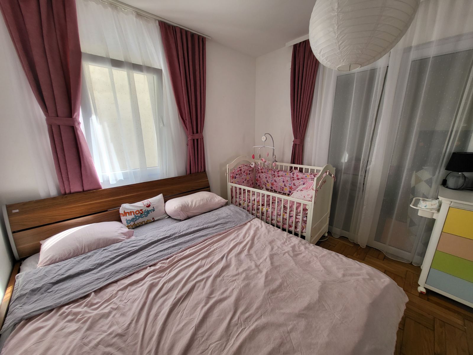 Apartment with a spacious terrace in a quiet location in Budva