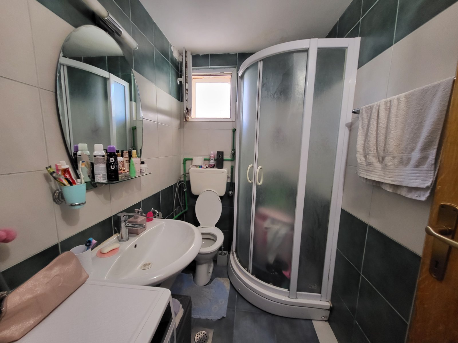 Apartment with a spacious terrace in a quiet location in Budva