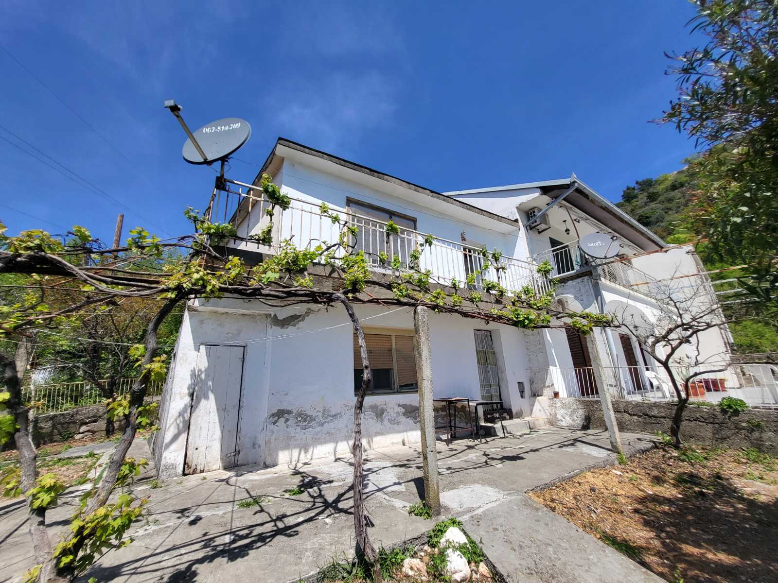House in Budva with a panoramic view of the sea and the city