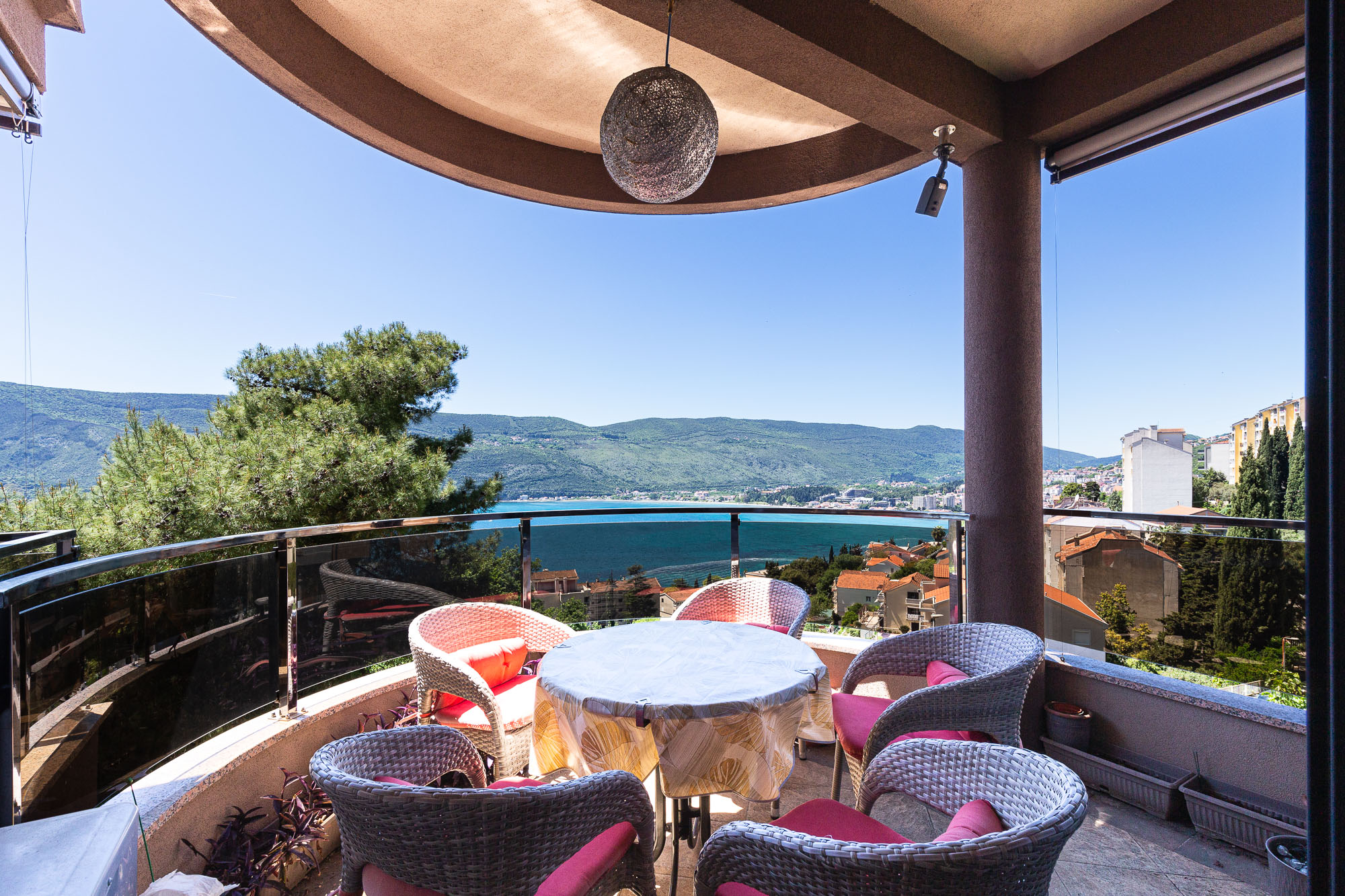 Excellent villa in the center of Herceg Novi