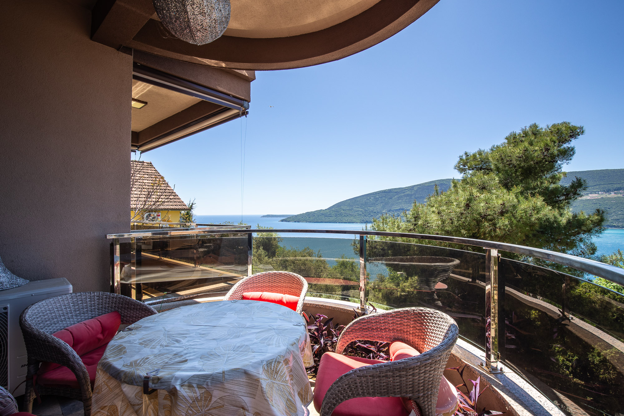 Excellent villa in the center of Herceg Novi
