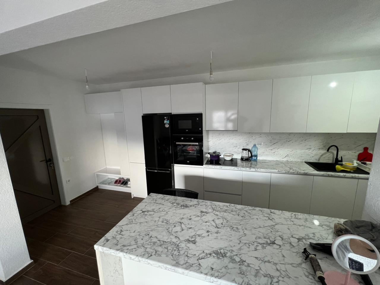 Apartments with one and two bedrooms in Dobra Voda