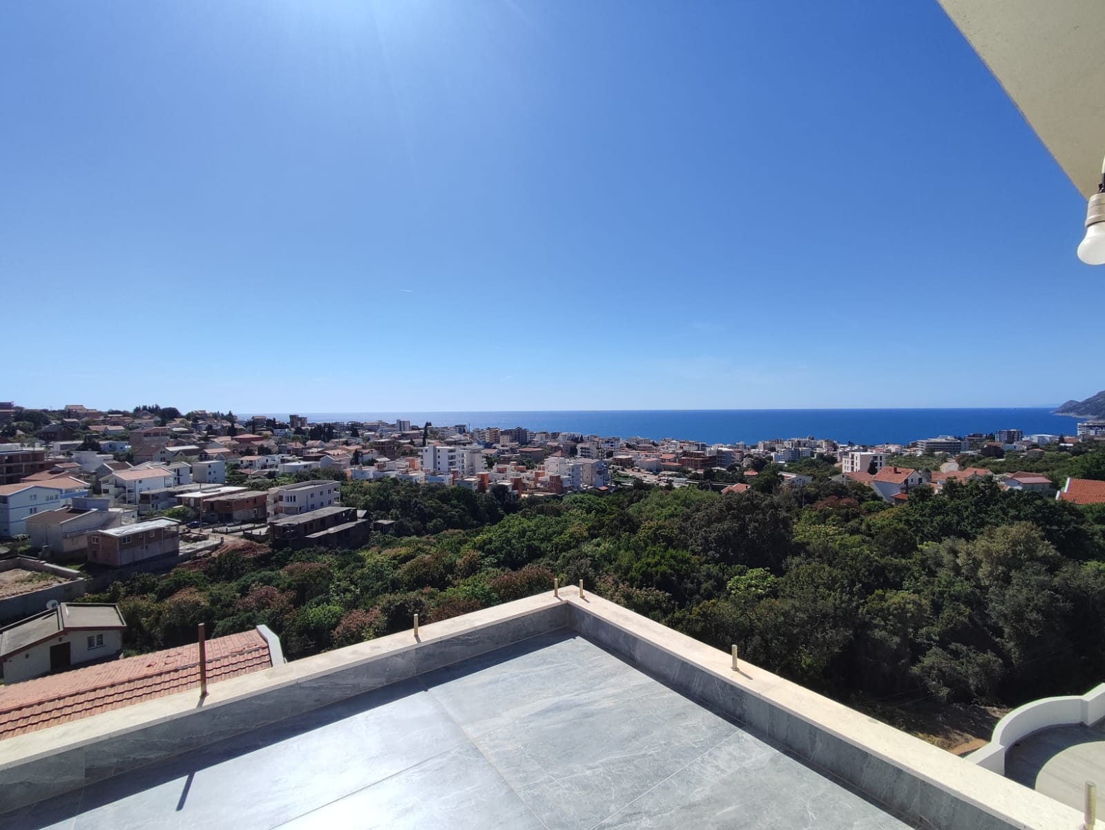 Apartments with one and two bedrooms in Dobra Voda