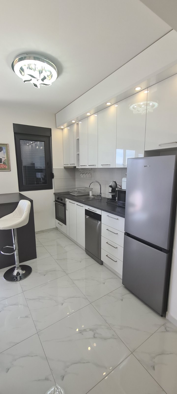 Nice apartment in Djenovici with a sea view