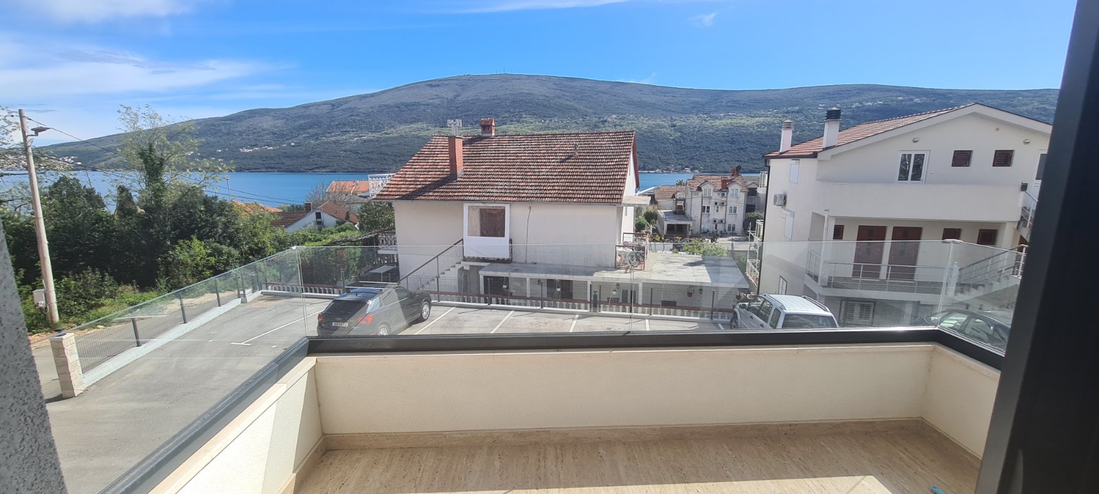 Nice apartment in Djenovici with a sea view