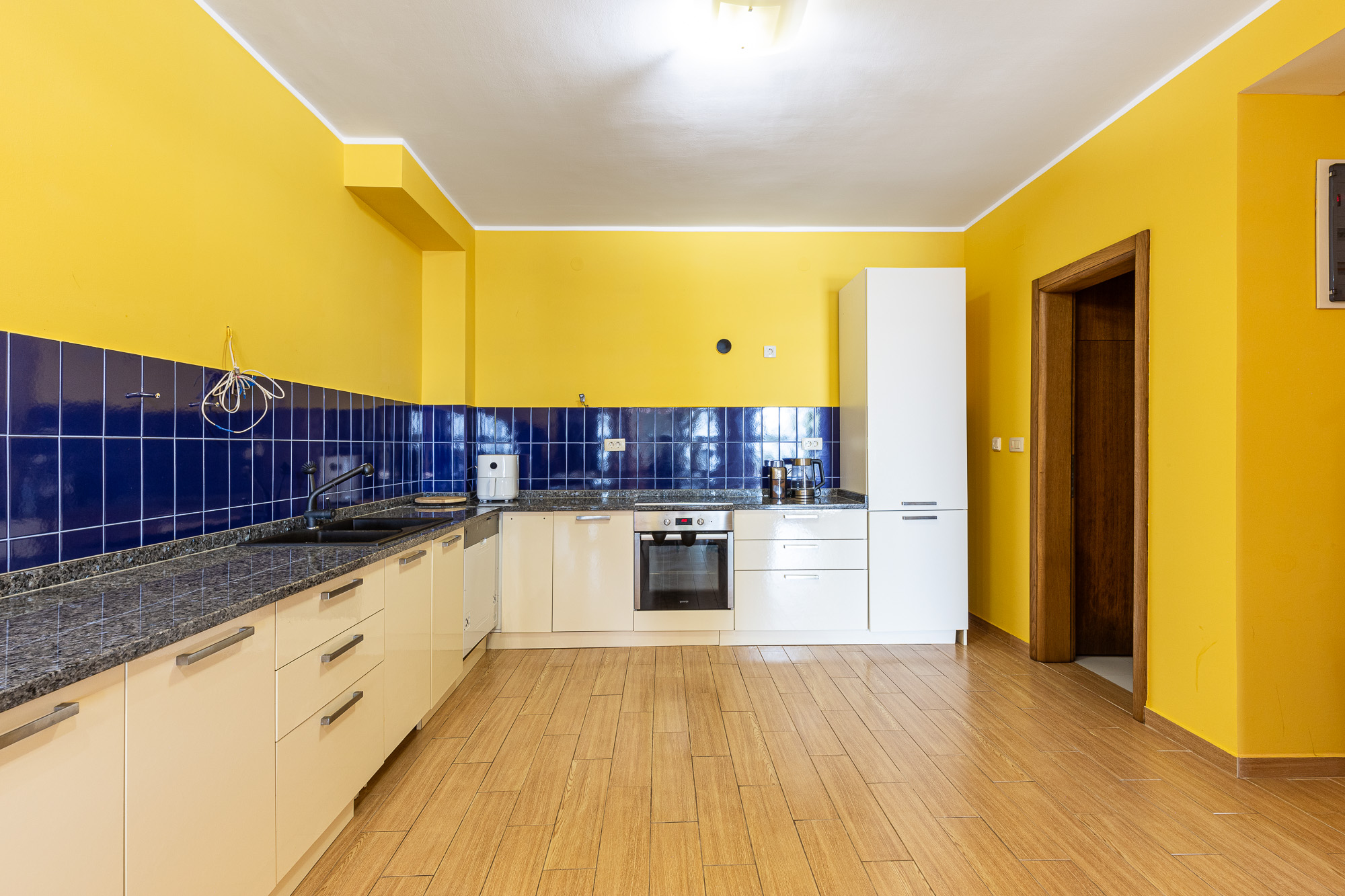 Spacious house in Utjeha with panoramic sea views