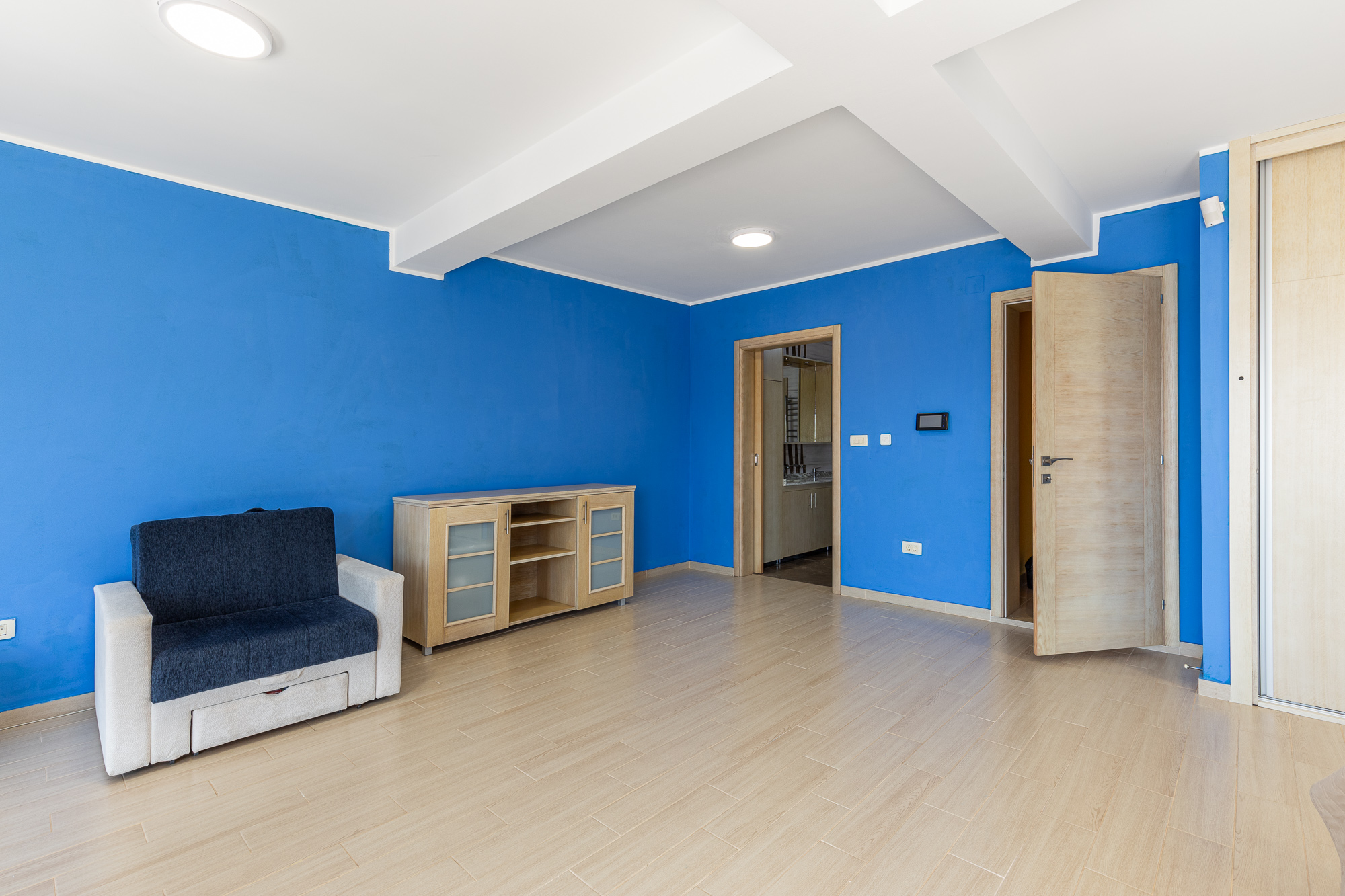 Spacious house in Utjeha with panoramic sea views