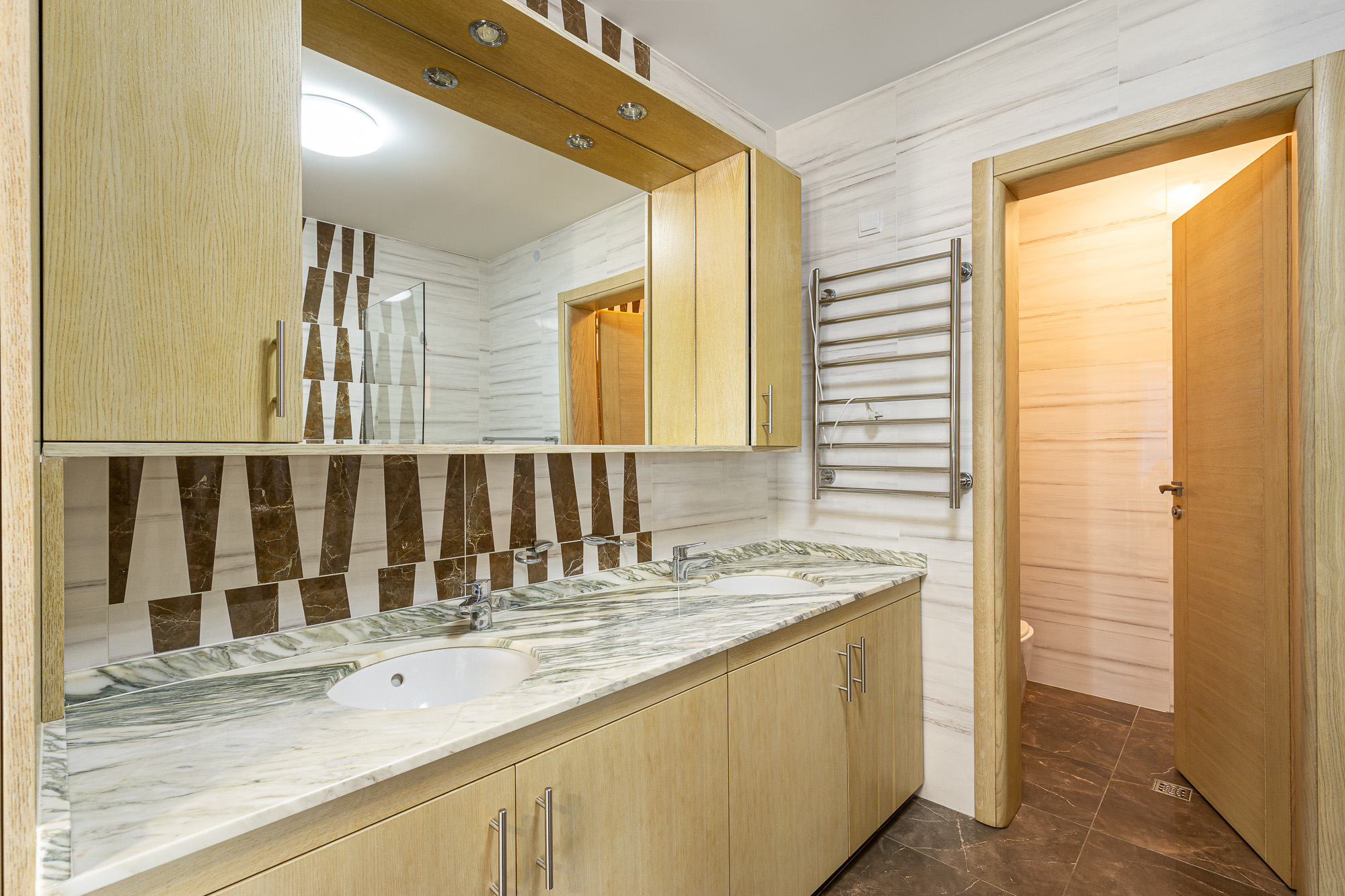 Spacious house in Utjeha with panoramic sea views