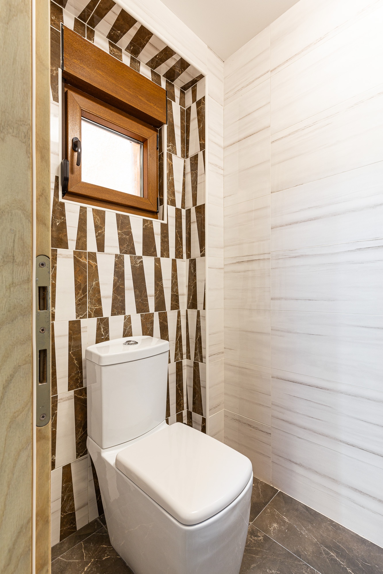 Spacious house in Utjeha with panoramic sea views