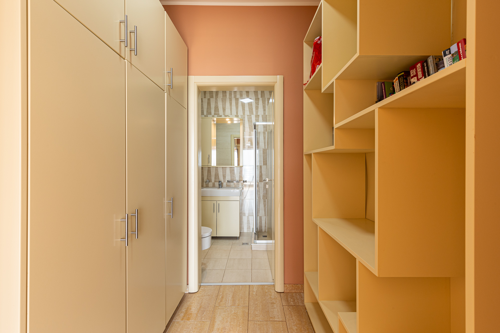 Spacious house in Utjeha with panoramic sea views